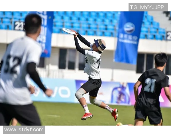 南京飞盘队创下耐力新纪录引领飞盘运动新潮流 南京飞盘队创下耐力新纪录引领飞盘运动新潮流