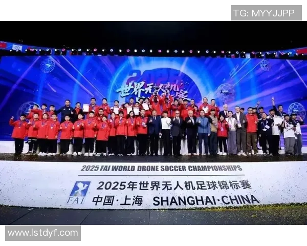 全国锦标赛回顾：上海足球队展现出强大实力与团队精神的精彩表现